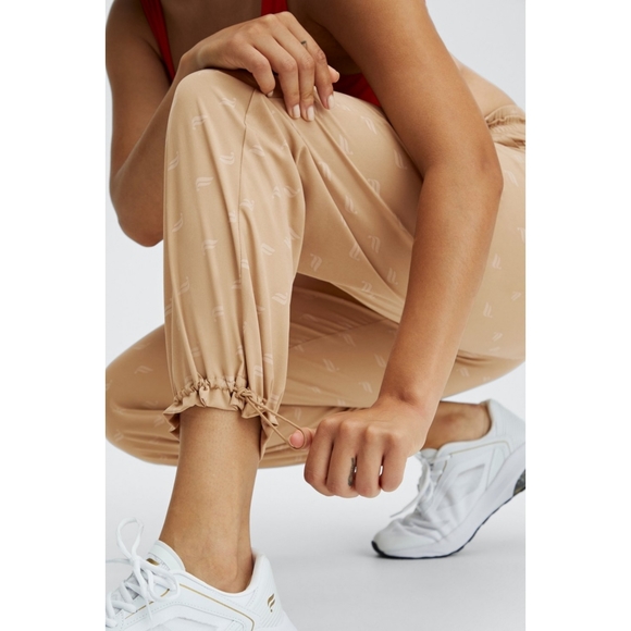 Fabletics Iggy Woven Pant - Picture 5 of 10